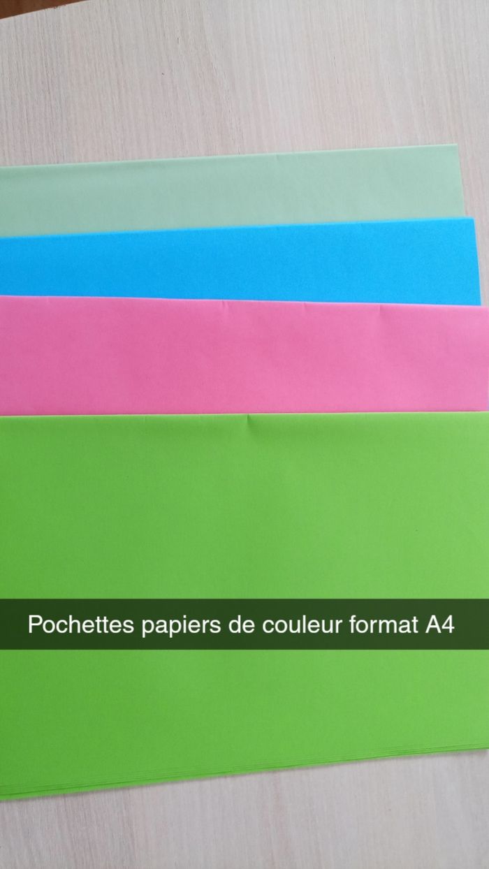 Gros lot d'affaires scolaires - photo numéro 4