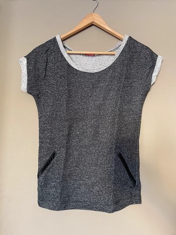 Haut gris à paillettes
