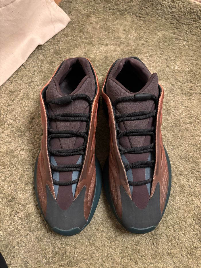 Yeezy 700 V3 Copper Fade - Taille 46 - photo numéro 4