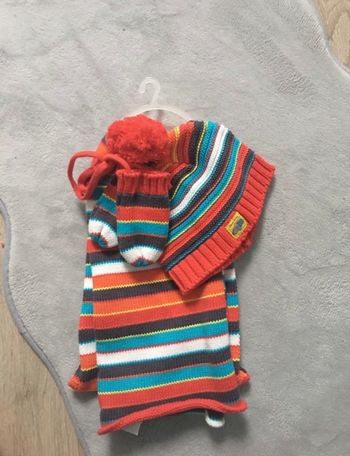 Ensemble bonnet écharpe moufles