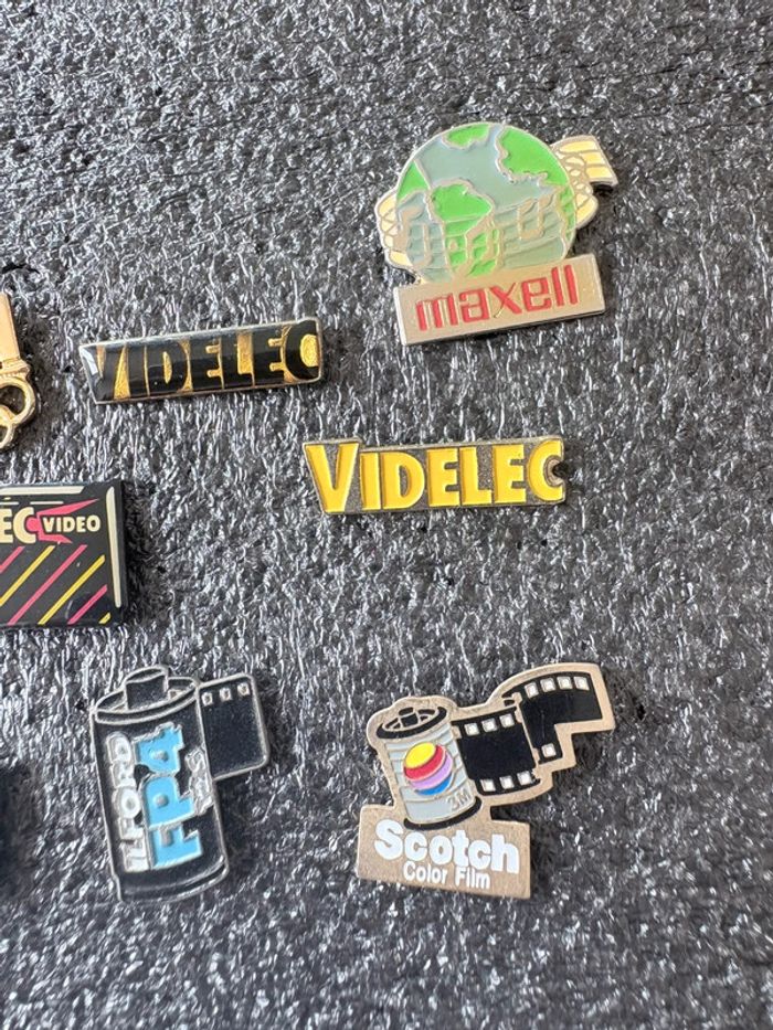 Lot 8 pin’s thème vidéo-photo - photo numéro 3