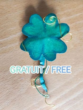 Barrette trèfle vert doré or Saint Patrick / Gratuit - Free