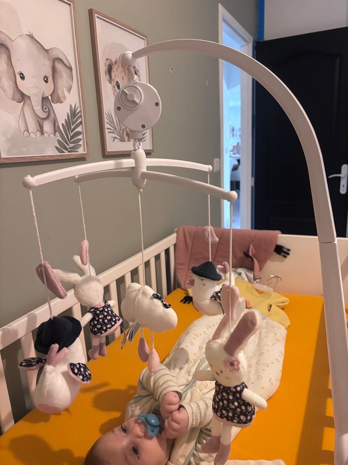 Mobile musical comme neuf sauthon