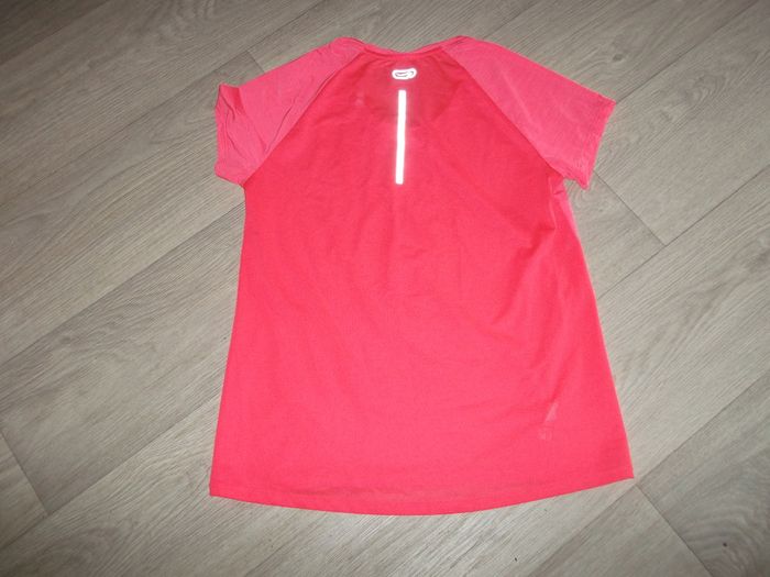 Tee shirt DECATHLON sport fluide rose fluo 42 TBE - photo numéro 3