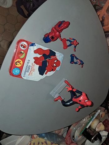 Lot de figurines spiderman