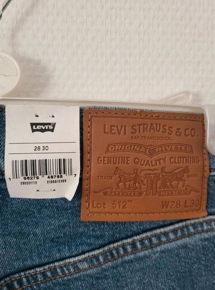 Jean levis Neuf 512 taille 38 - photo numéro 4