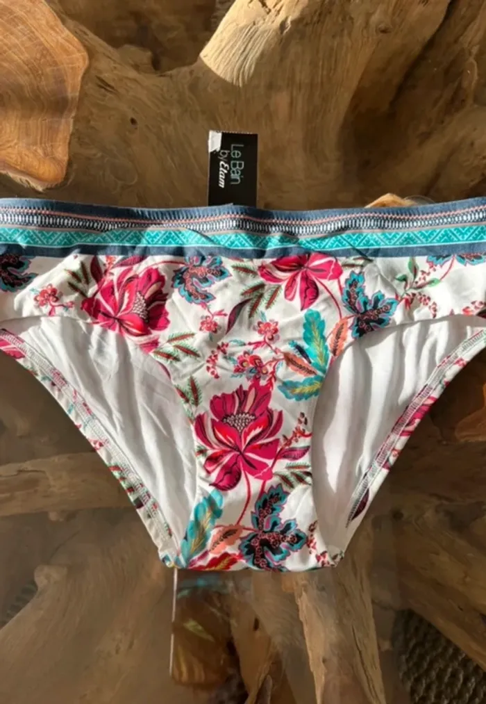 Bas de maillot de bain Etam neuf femme blanc fleurs - photo numéro 2