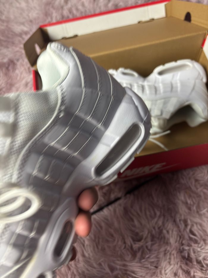 AirMax 95 Triple White blanche neuve taille 38 - photo numéro 3