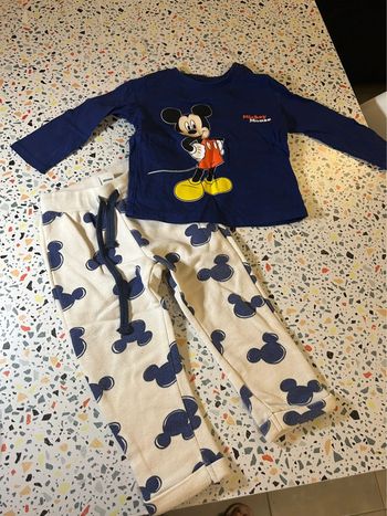 Ensemble t-shirt pantalon Mickey