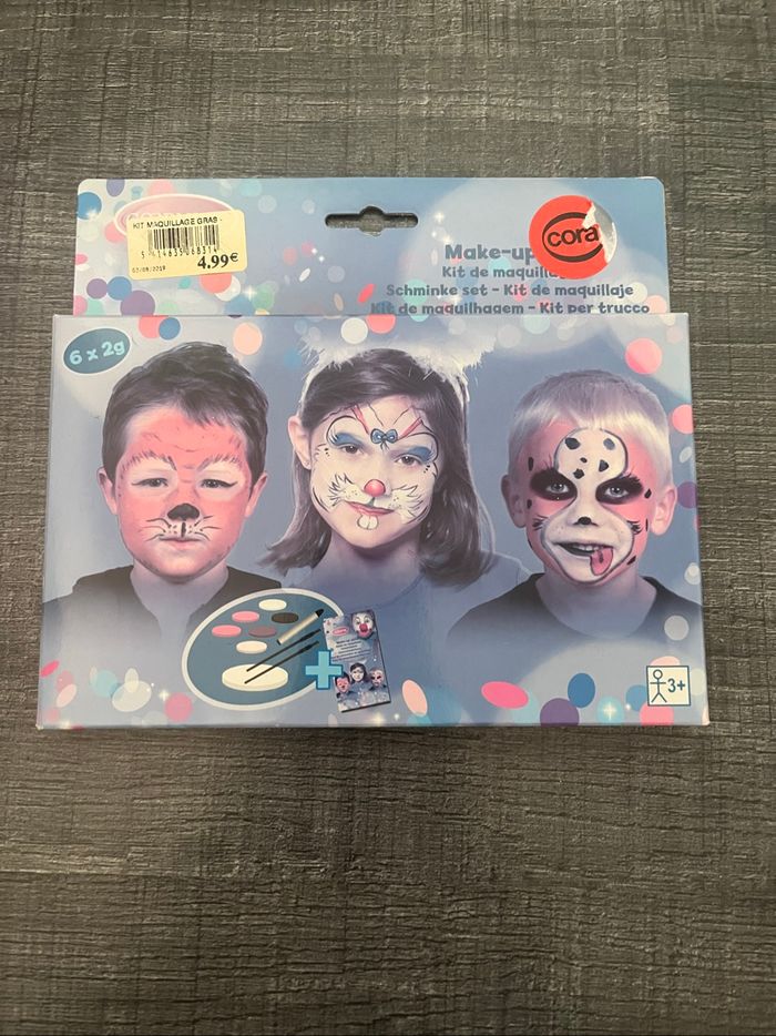Boîte crayons maquillage enfant