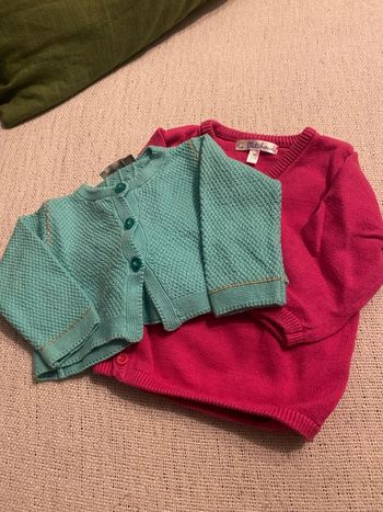 2 gilets TBE taille 1/ 3 mois catimini kitchoun