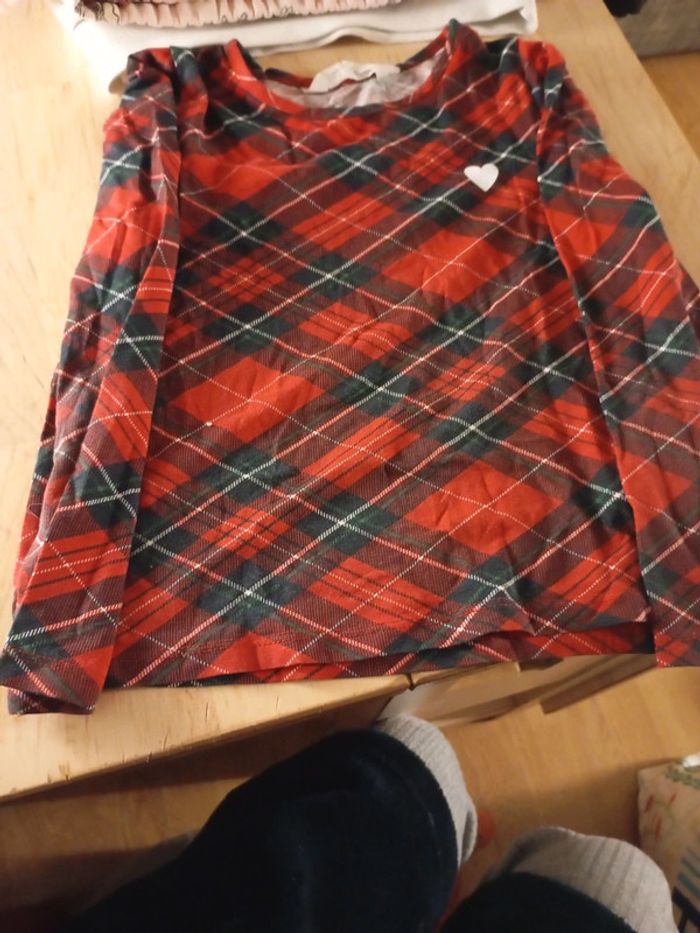 T shirt hm coeur rouge 110/116