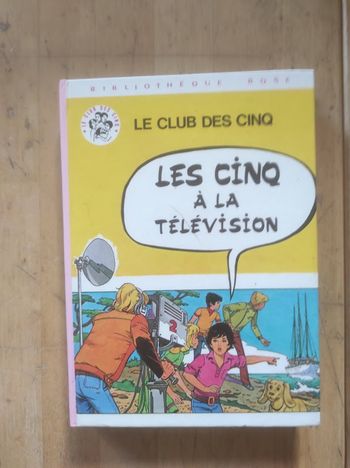 Les Cinq à la télévision Le Club des Cinq Bibliothèque Rose cartonnée 1976