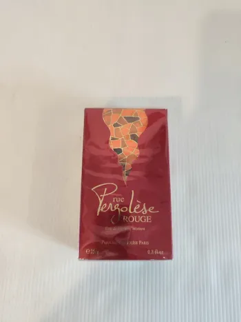 Eau de parfum pour femme rue Pergolèse rouge, 25mL  valeur 12,5€