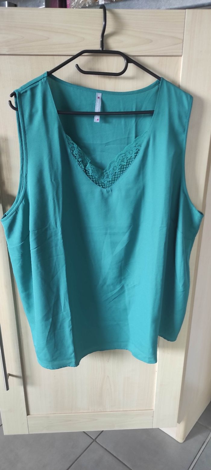 Débardeur vert col V Blancheporte 54