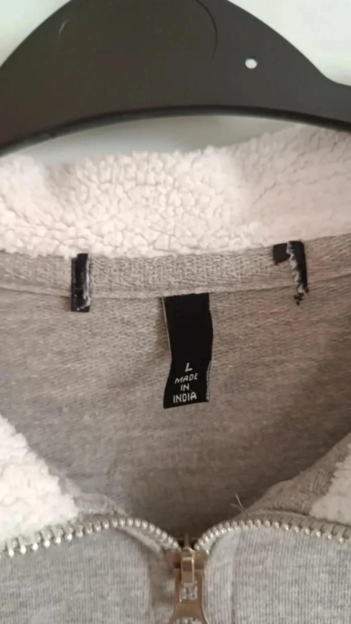 Pull gris - photo numéro 3