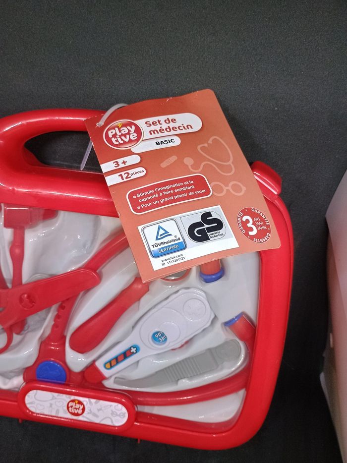 Malette de docteur pour enfants neuve - photo numéro 3