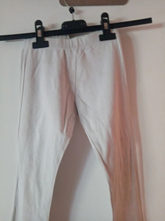 Joli legging blanc. 4 ans - photo numéro 2