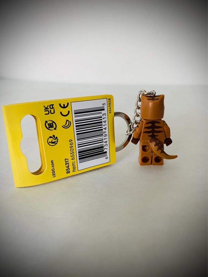 Porte-clés LEGO 854317 - Homme en Costume de T.rex - Neuf - photo numéro 5