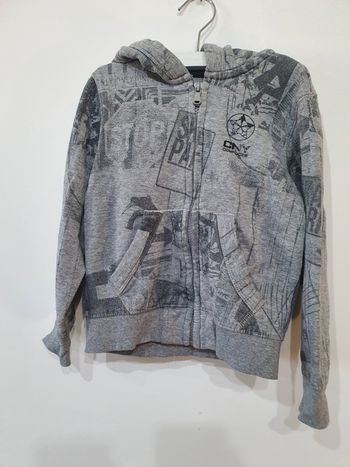 Sweat zippé à capuche