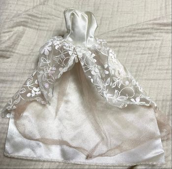 Belle robe Barbie style mariée bon état