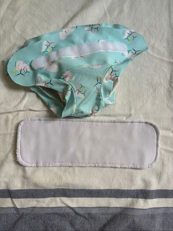 Couche lavable piscine