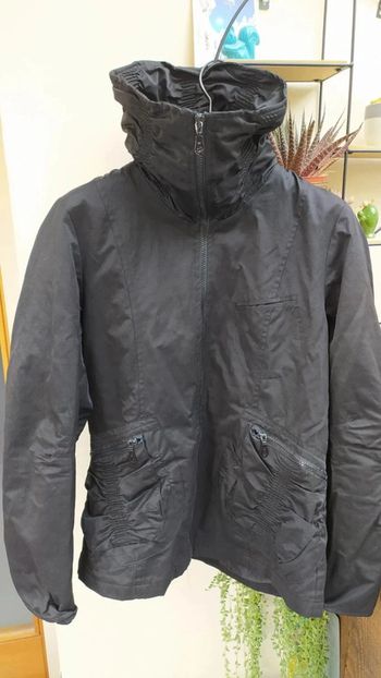 Veste légère noire taille 40 Armand Thiery