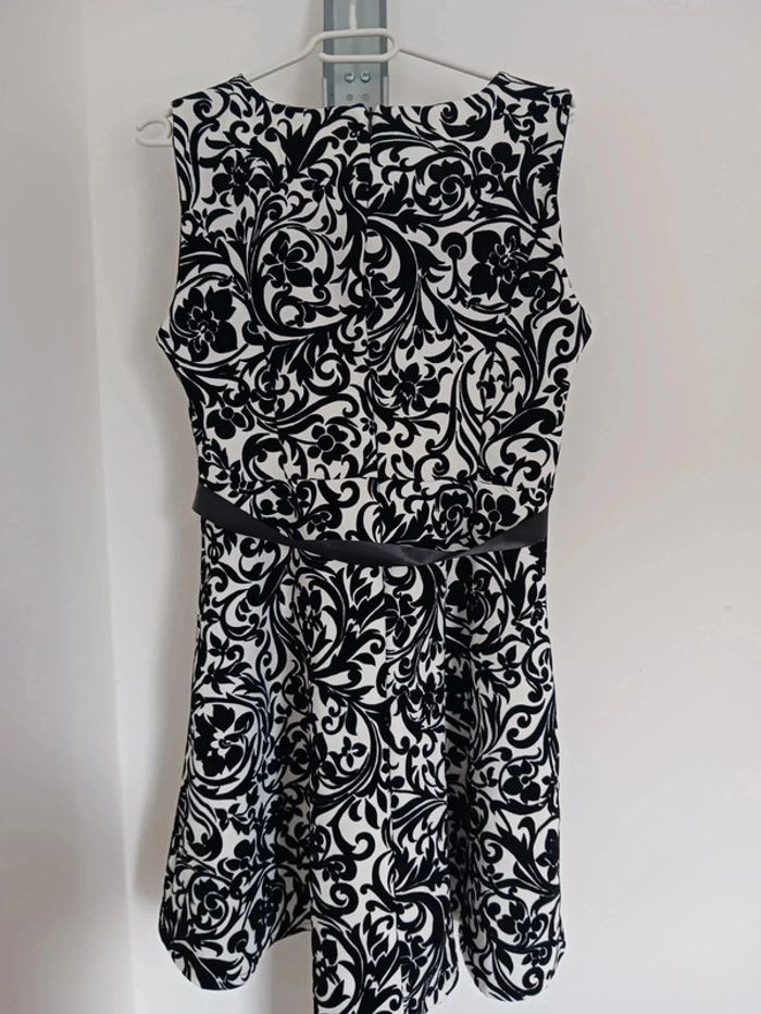 Robe motifs floraux rouge/blanche Taille L40 - photo numéro 4