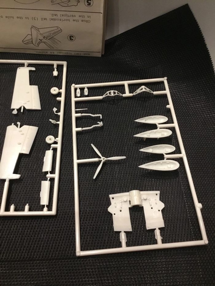 Maquette plastique Wildcat 1/72 US navy Grumman F4F model kit a monter vintage - photo numéro 6