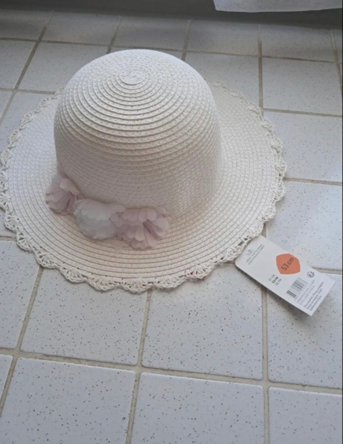 Chapeau de soleil blanc fleurs rose 53cm