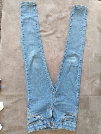 Jean fille bleu clair taille 134 C&A