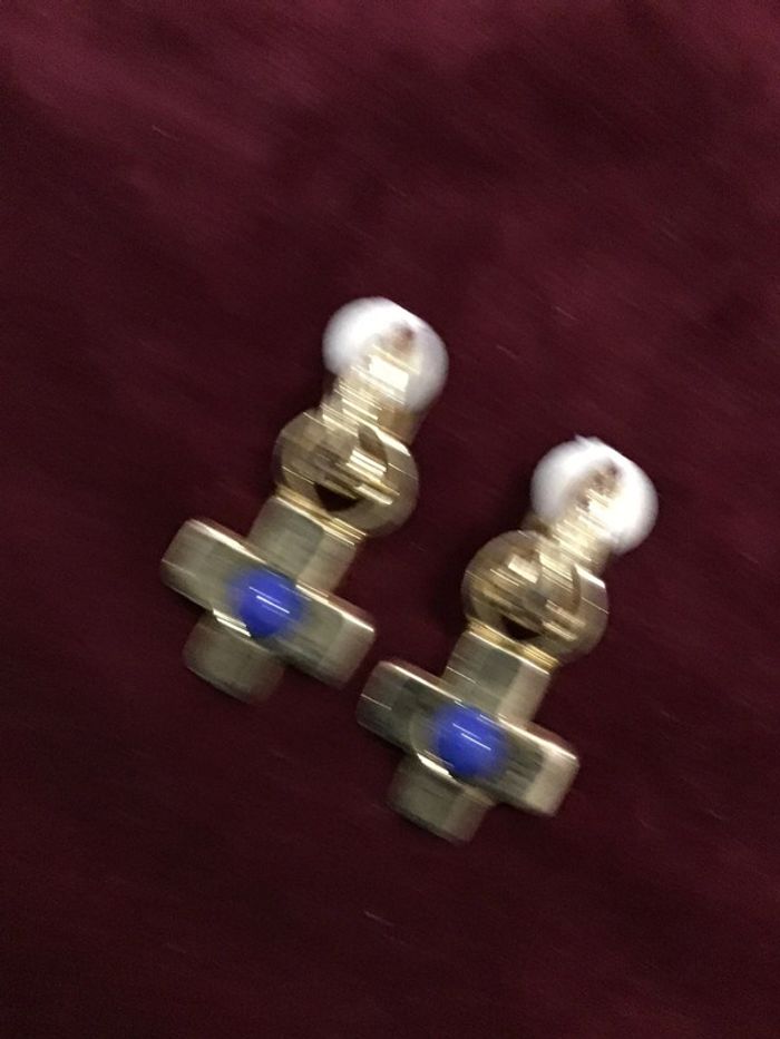 Jolis clips vintage croix monture dorée - photo numéro 2