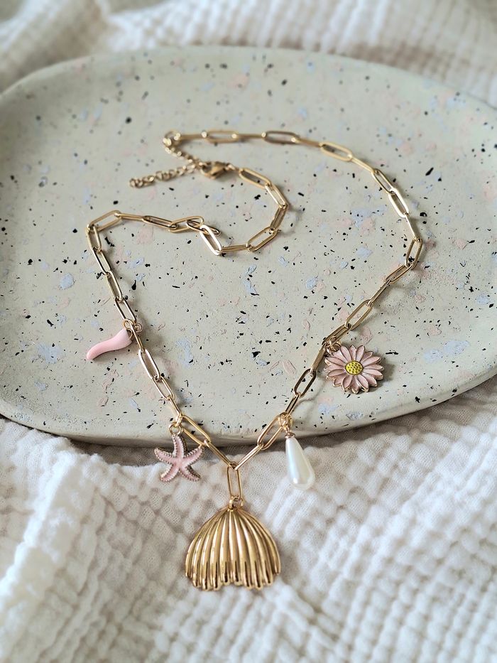 Collier breloques coquillage