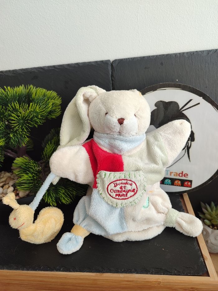 Doudou et Compagnie Marionnette Mario Lapin blanc Escargot Tulipe DC1623 Bandana