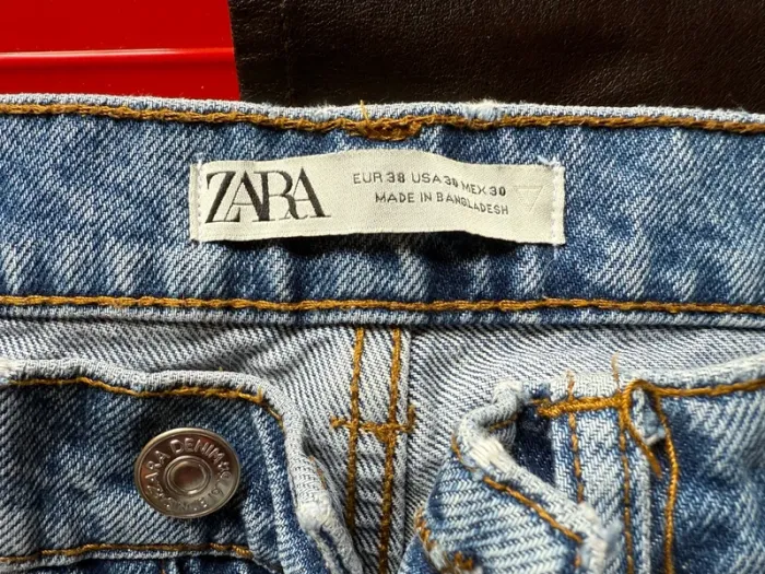 Jean mom bleu en très bon état taille 38 Zara - photo numéro 6