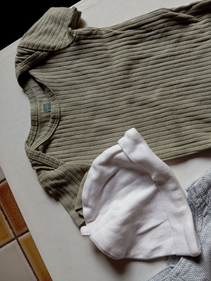 Vêtements Bébé 1 mois Lot N° 291 - photo numéro 8