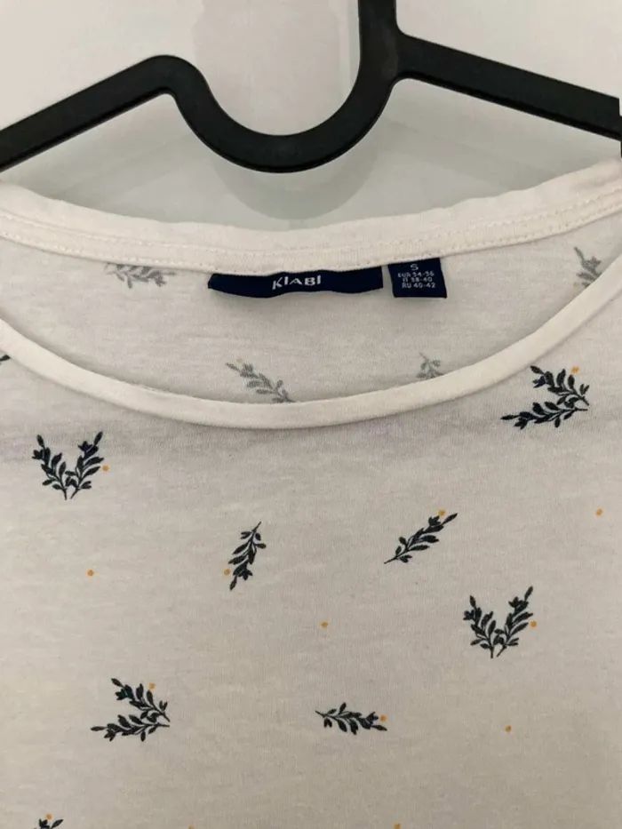 T-shirt à motif fleuri - photo numéro 2