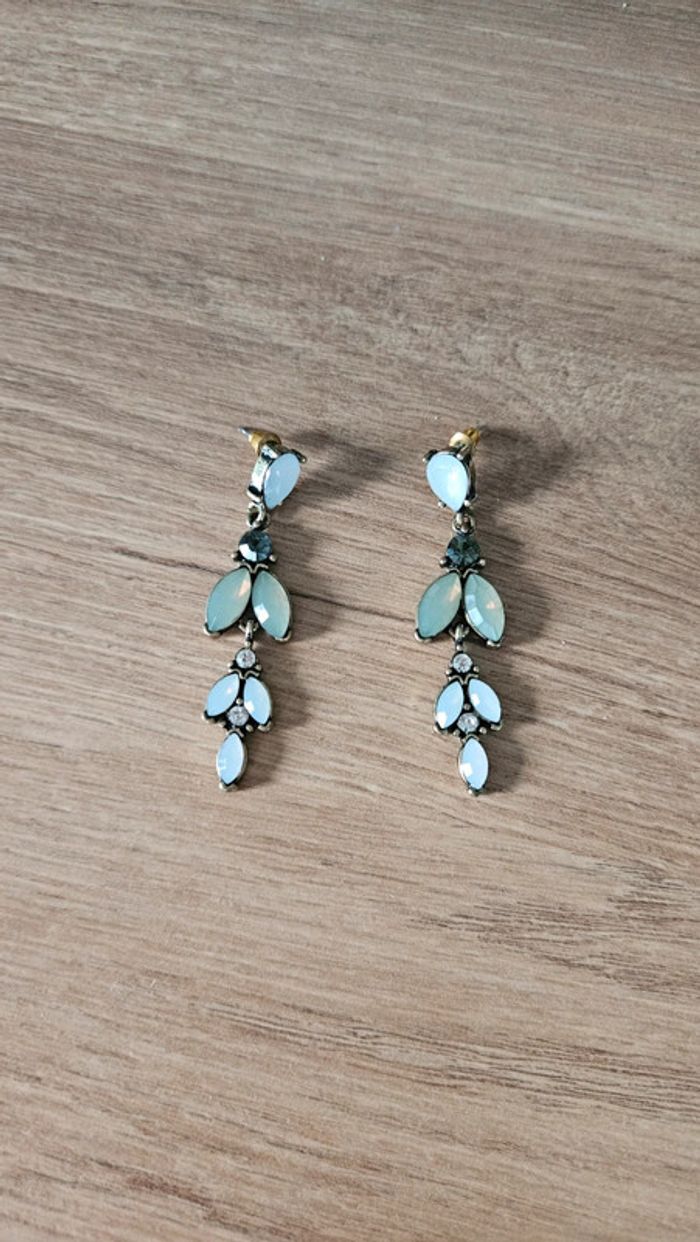 Neuves Boucles d'oreilles pendantes, tons vert - photo numéro 2