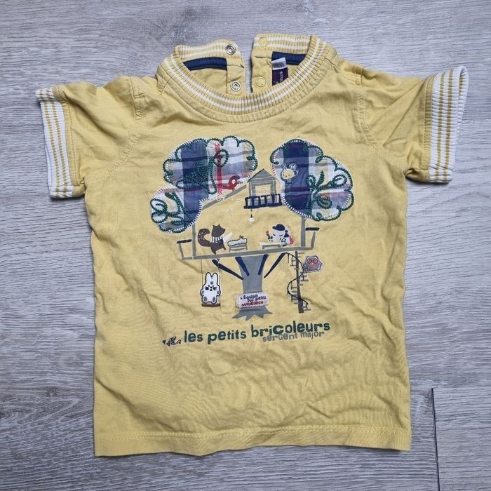​T-shirt Taille 24 mois Sergent Major Les Petits Bricoleurs Jaune Tres bonne etat