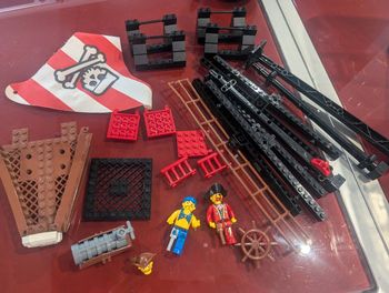 Pièces Lego pirates 7075