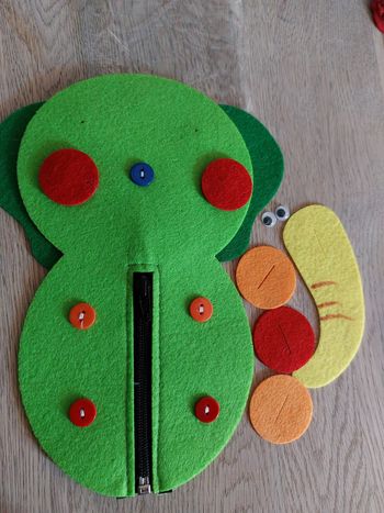 Jeu en feutrine thème éléphant neuf