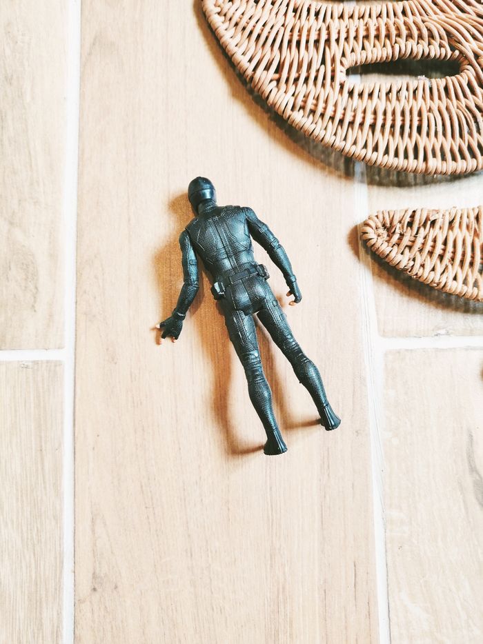 🦟 Spider-man figurine Avengers marvel Far from home Stealth suitJe vous souhaite une bonne réception et bonne soirée
A bientôt
Les trésors de Moshi 🐱 - photo numéro 2