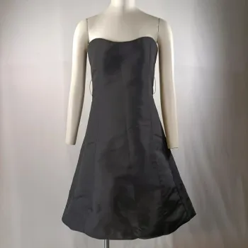 Robe bustier noire satinée coupe évasée taille S