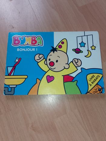 Bumba Bonjour, livre à rabats