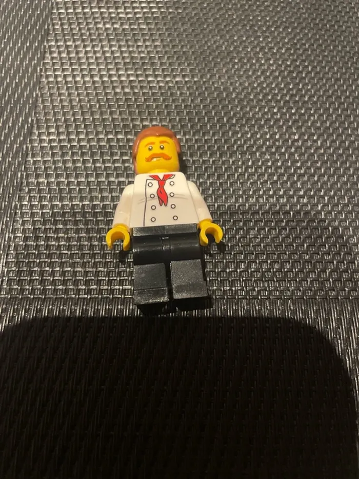 Lego mini figurine Pizzaïolo cty0711 camion de pizza minifigure officiel - photo numéro 3