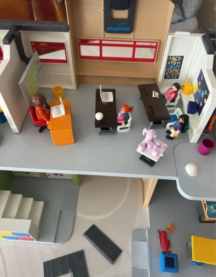 L’école + la classe Playmobil - photo numéro 3