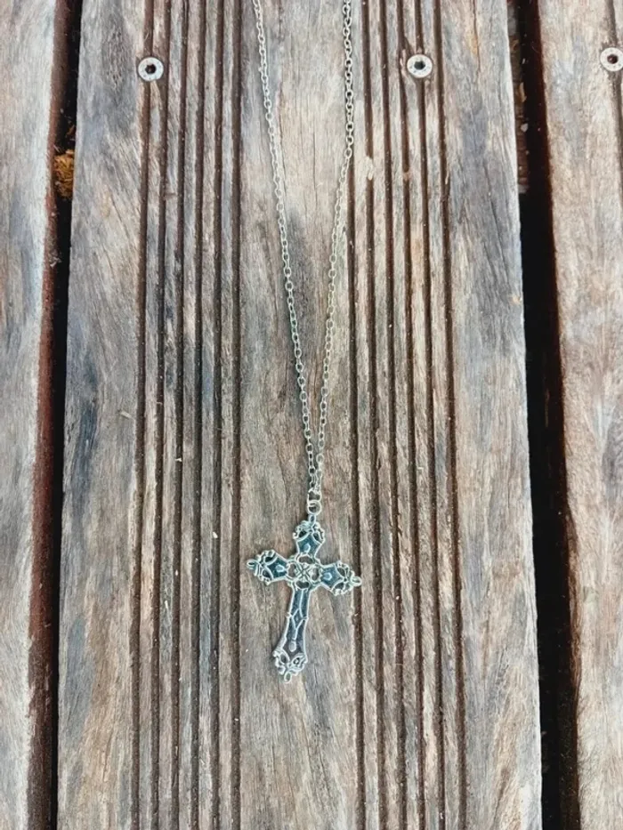 Croix gothique +chaîne neuf - photo numéro 3
