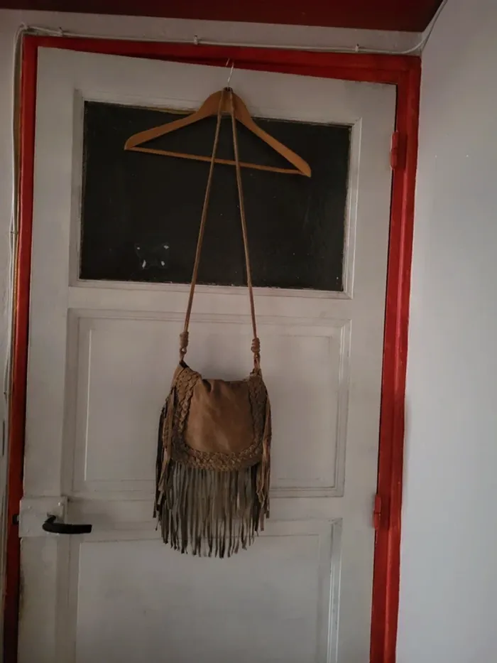Sac en cuir  daim avec franges  Camaïeu