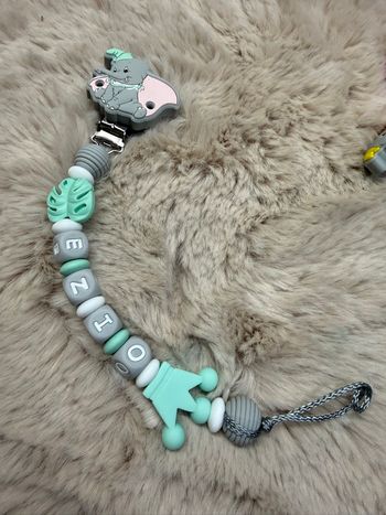 Attache tétine dumbo