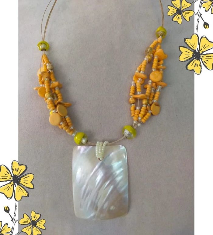 Collier pendentif nacre & perles bois – Style ethnique artisanal - photo numéro 2